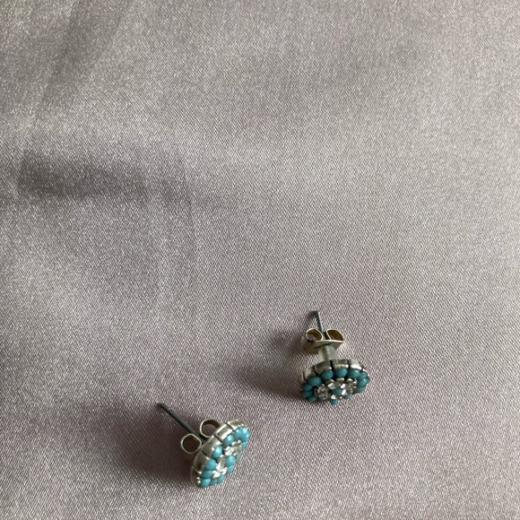 Powder blue earrings - Picture 4 of 4